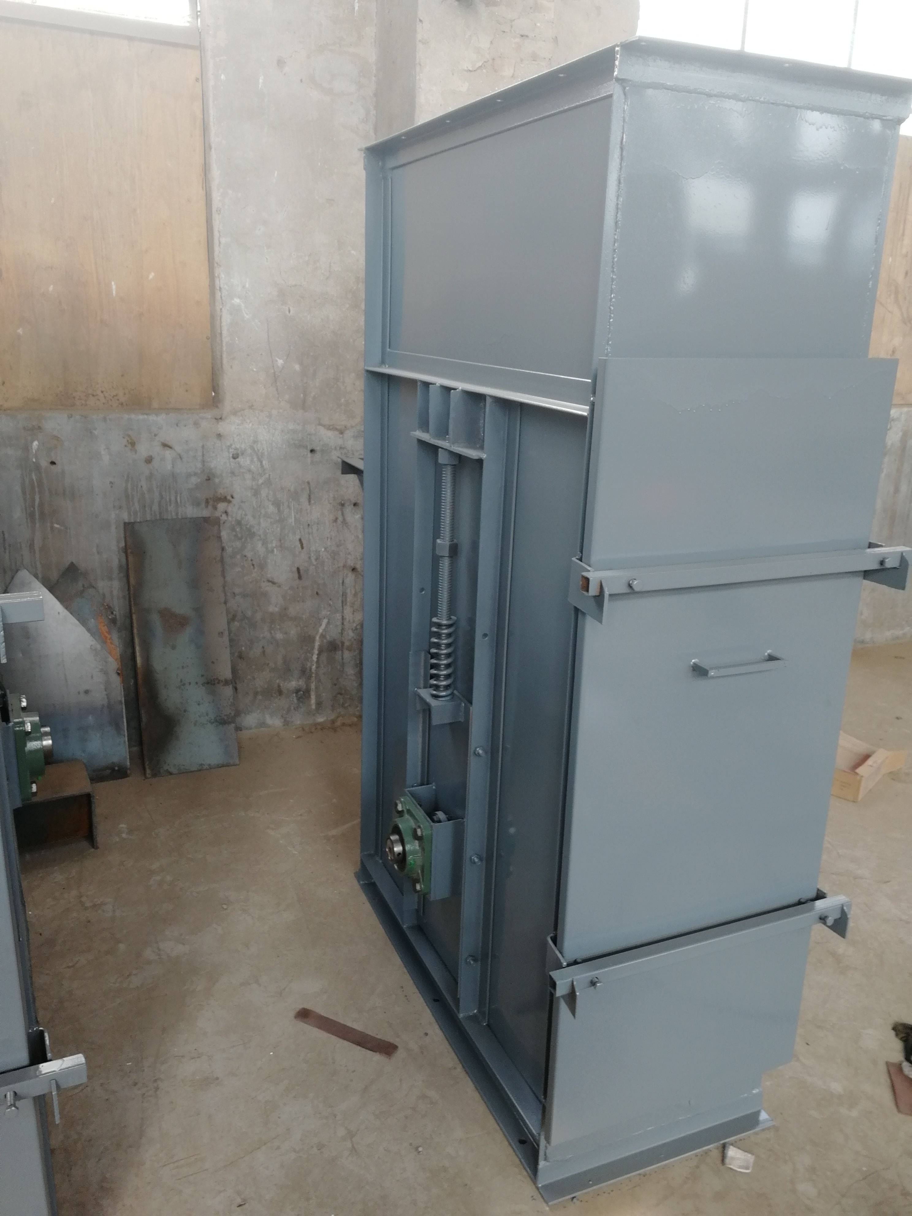 環(huán)鏈TH系列斗式提升機(jī)的現(xiàn)場安裝詳細(xì)步驟流程