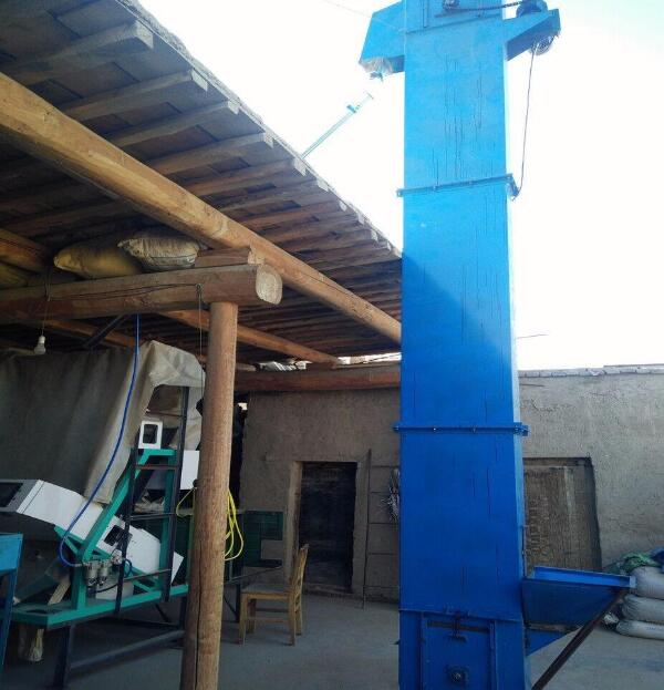 垂直斗式提升機料斗接觸殼體如何解決？